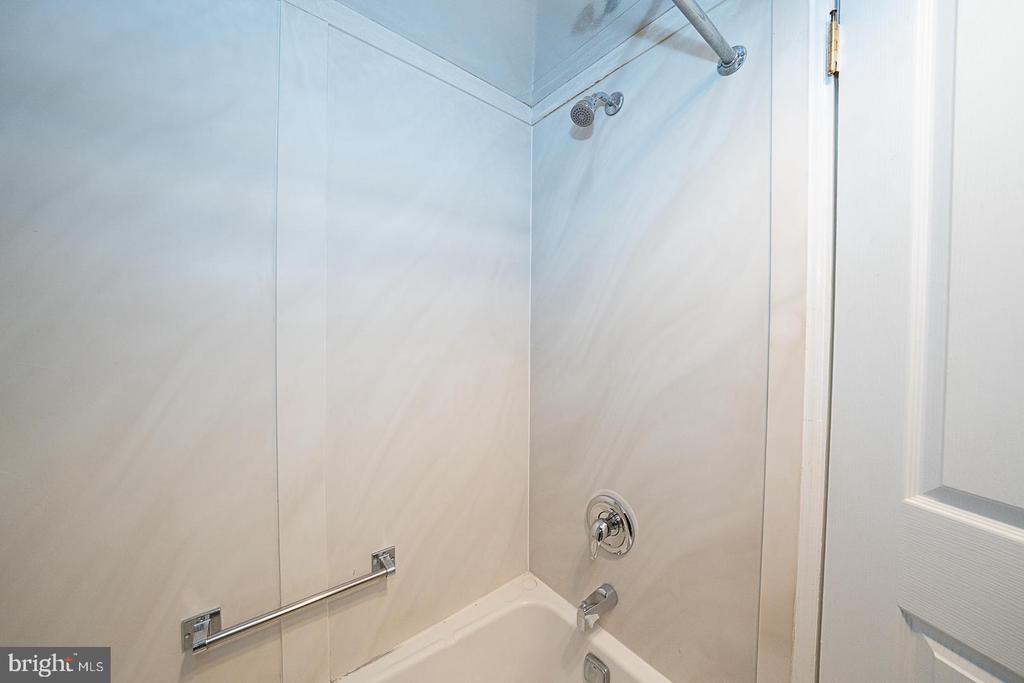 1219 W WYNNEWOOD ROAD Unit: 311