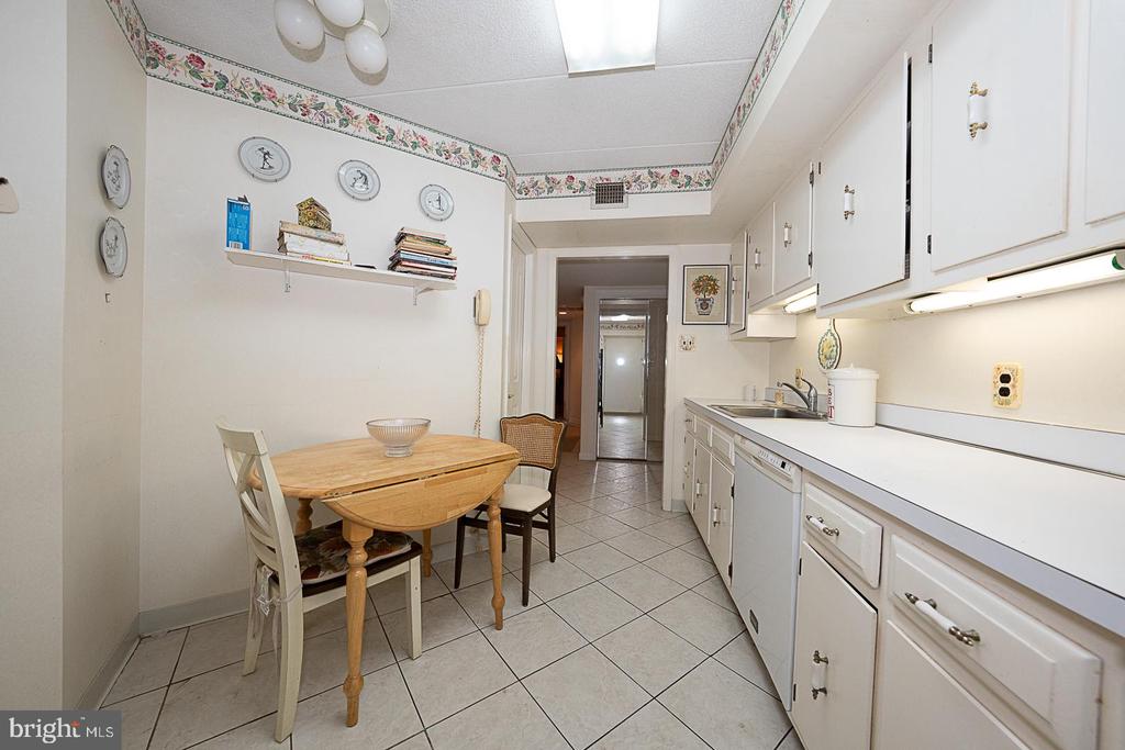 1219 W WYNNEWOOD ROAD Unit: 311