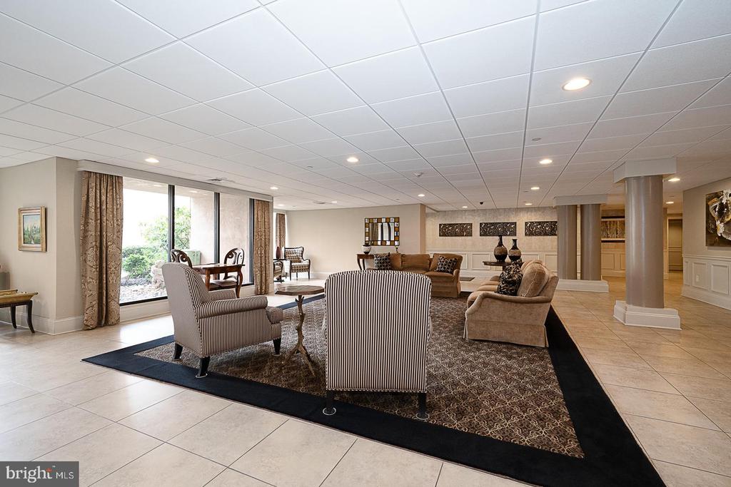 1219 W WYNNEWOOD ROAD Unit: 311