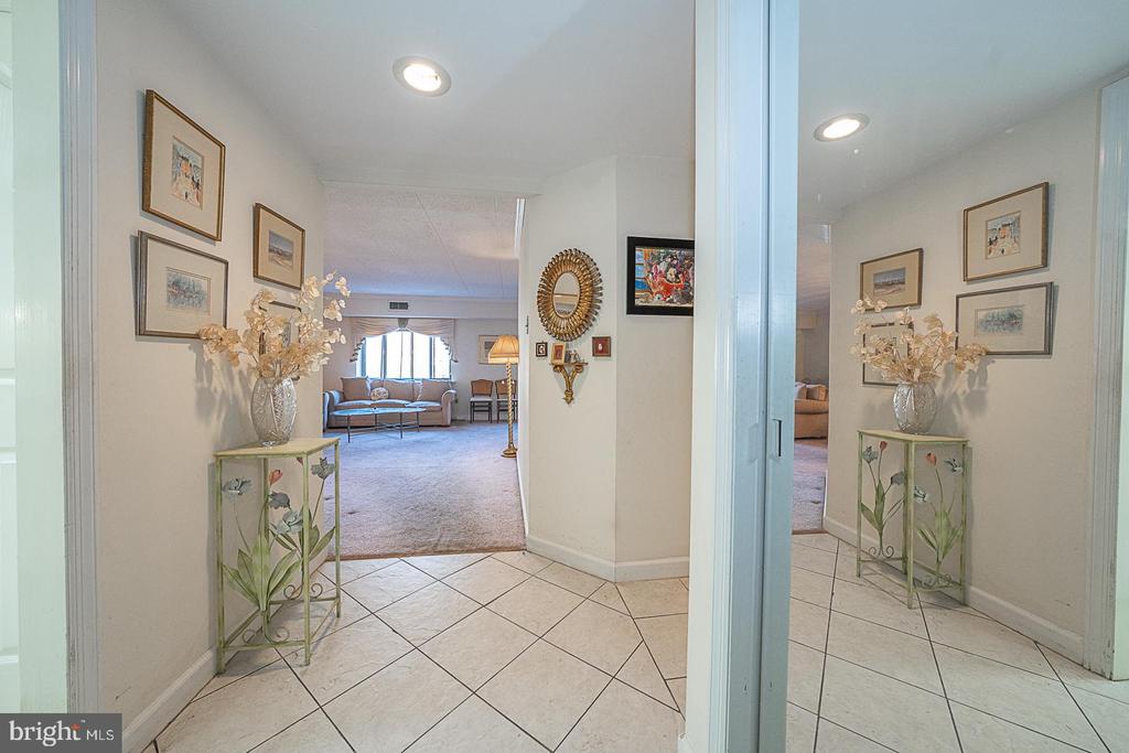 1219 W WYNNEWOOD ROAD Unit: 311