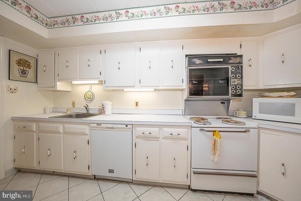 1219 W WYNNEWOOD ROAD Unit: 311