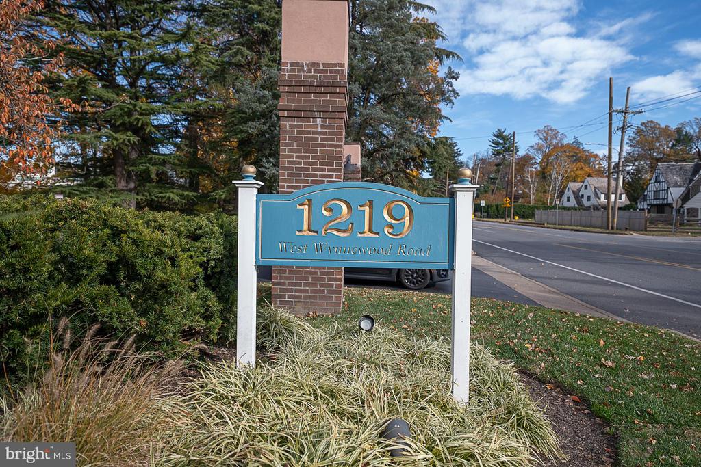 1219 W WYNNEWOOD ROAD Unit: 311