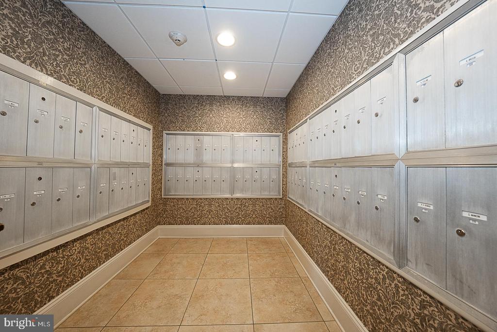 1219 W WYNNEWOOD ROAD Unit: 311