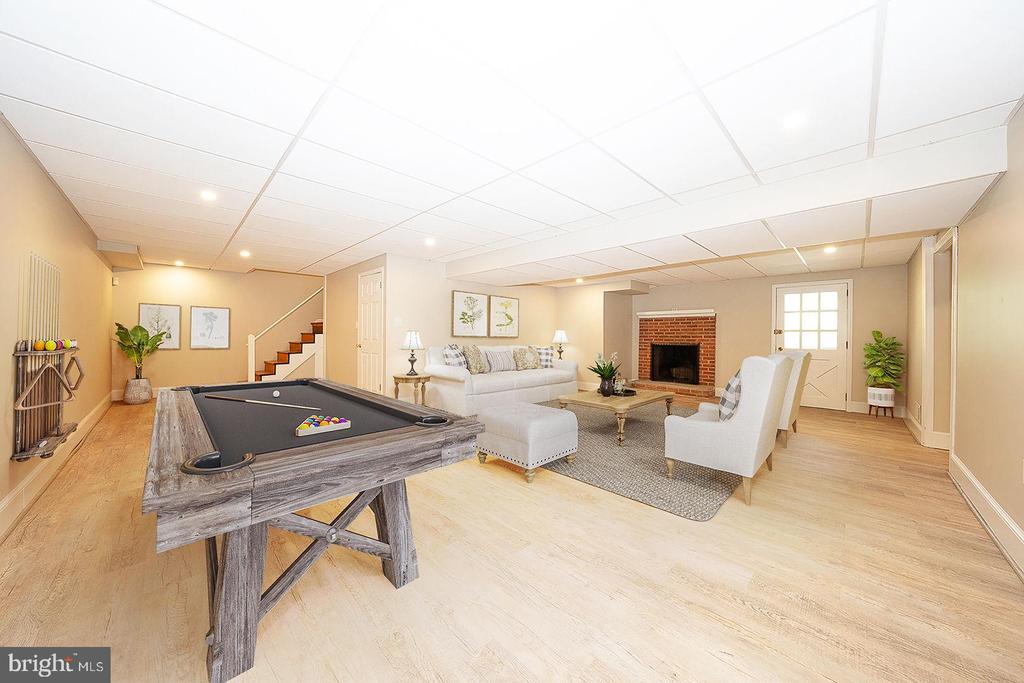 1215 CLUB HOUSE ROAD