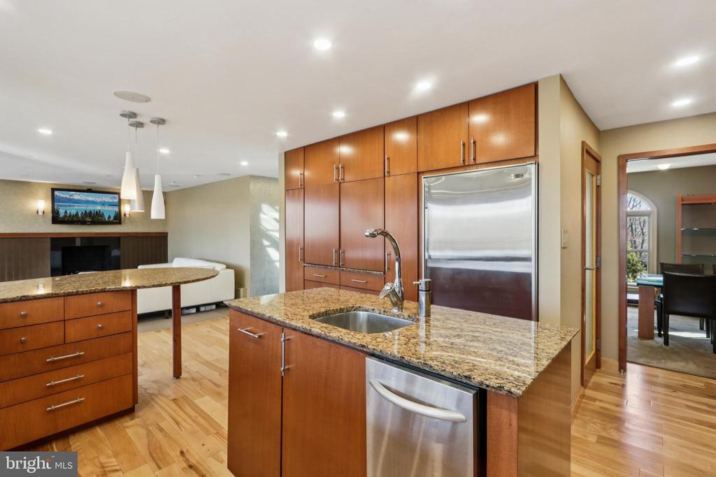 400 HIGHVIEW DRIVE