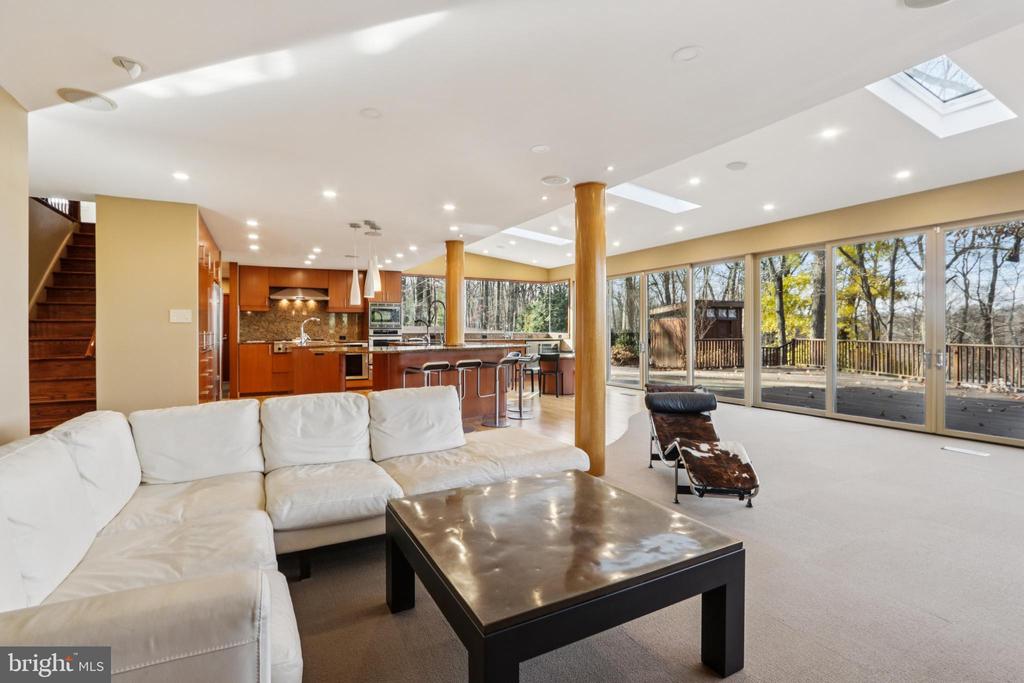 400 HIGHVIEW DRIVE