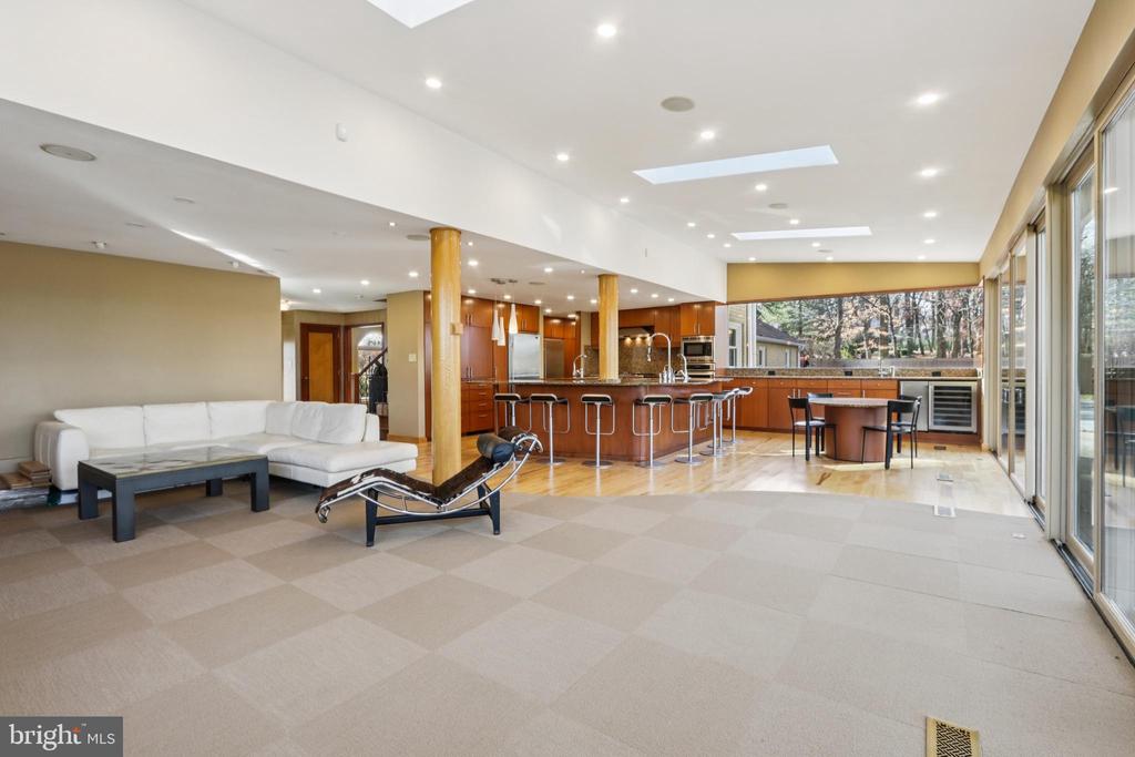 400 HIGHVIEW DRIVE