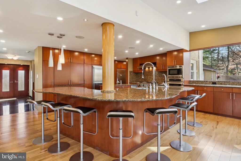 400 HIGHVIEW DRIVE