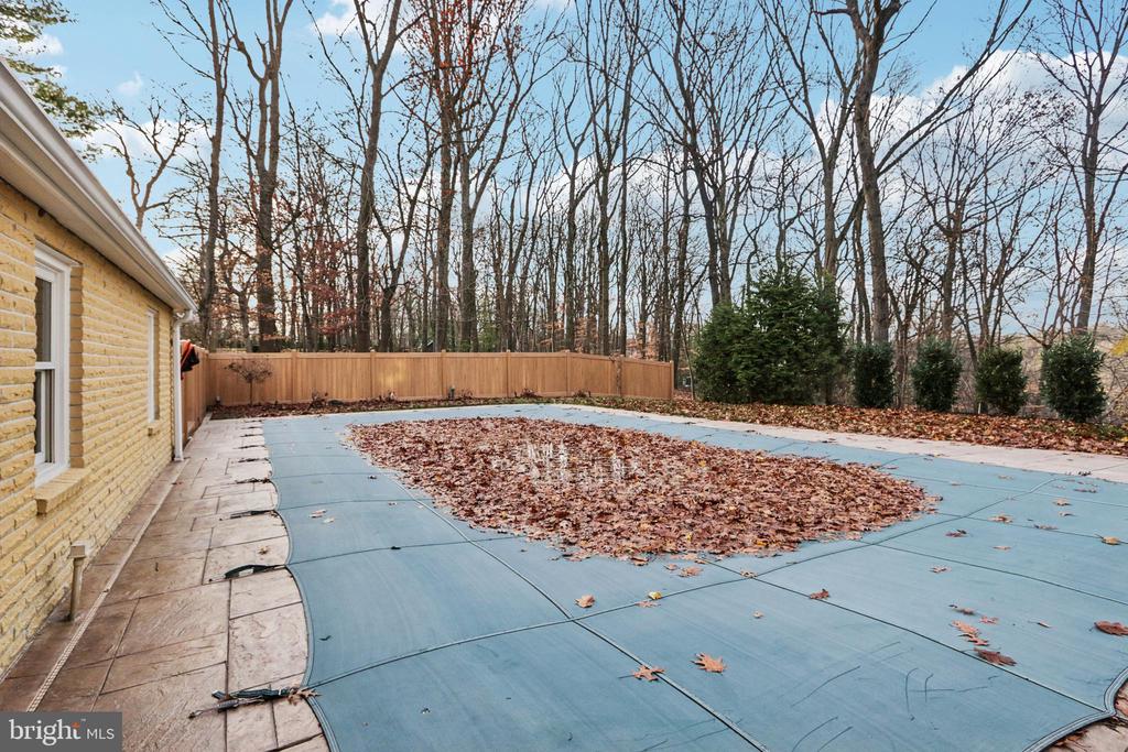 400 HIGHVIEW DRIVE