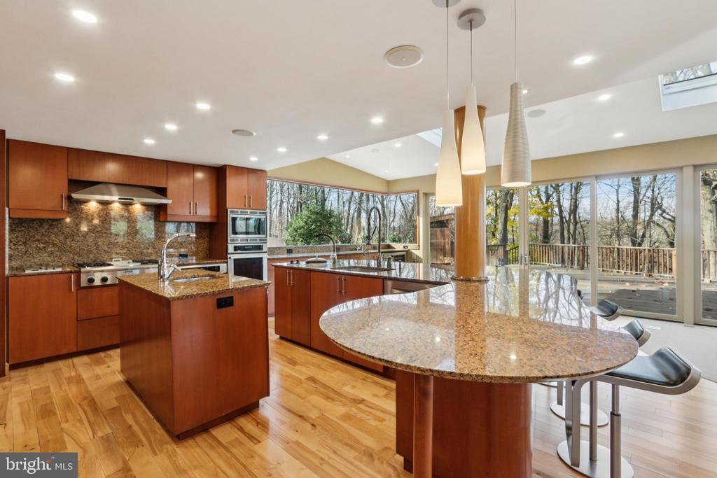 400 HIGHVIEW DRIVE