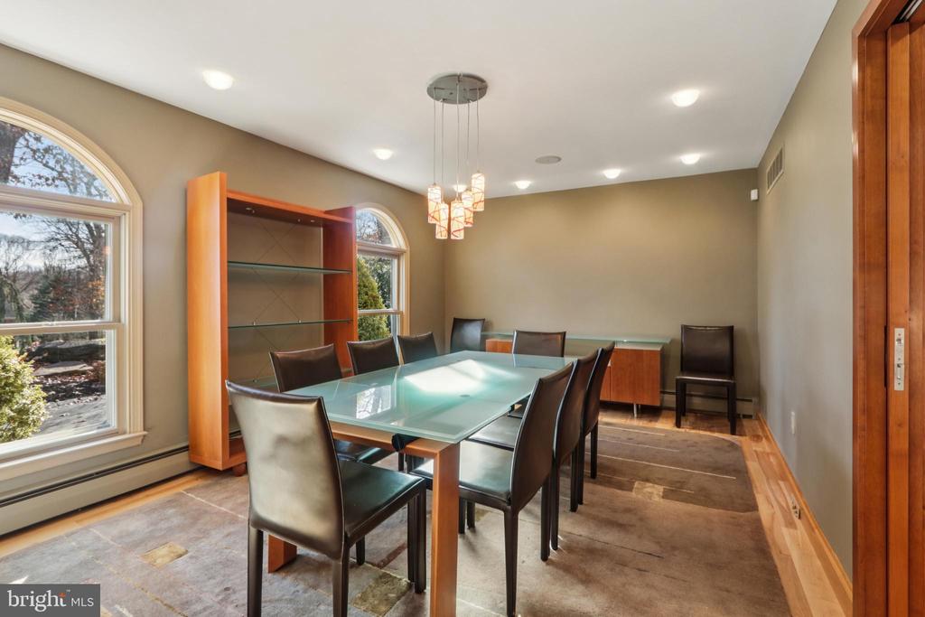 400 HIGHVIEW DRIVE