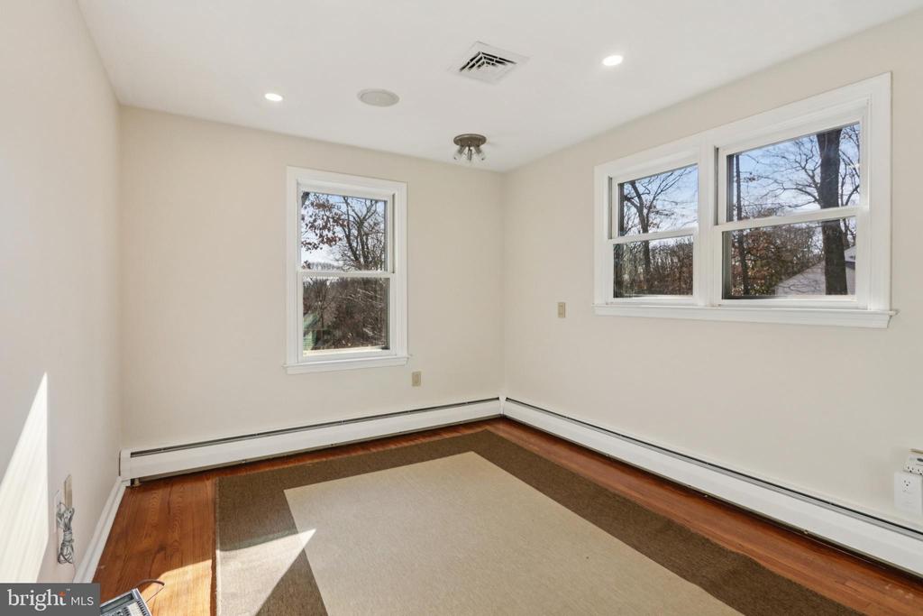 400 HIGHVIEW DRIVE