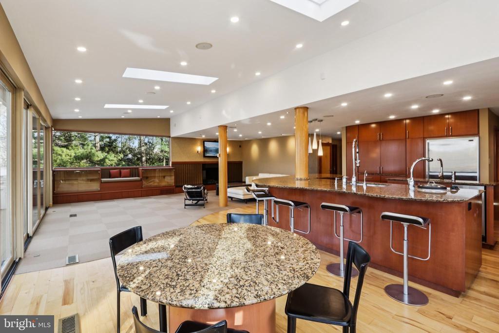 400 HIGHVIEW DRIVE