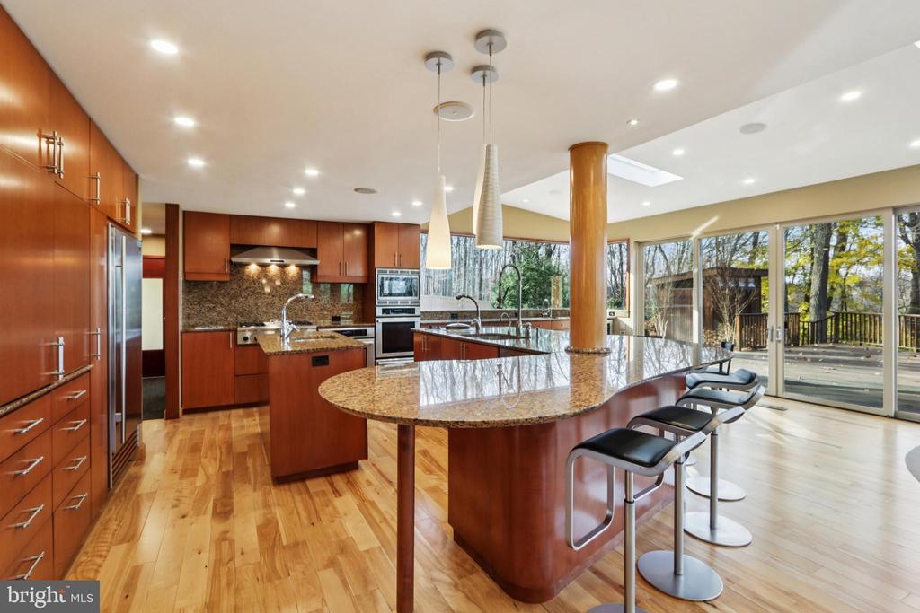 400 HIGHVIEW DRIVE
