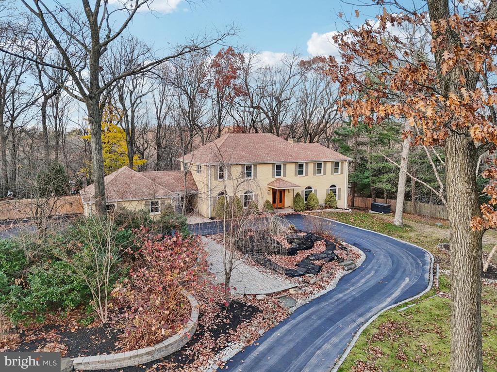 400 HIGHVIEW DRIVE