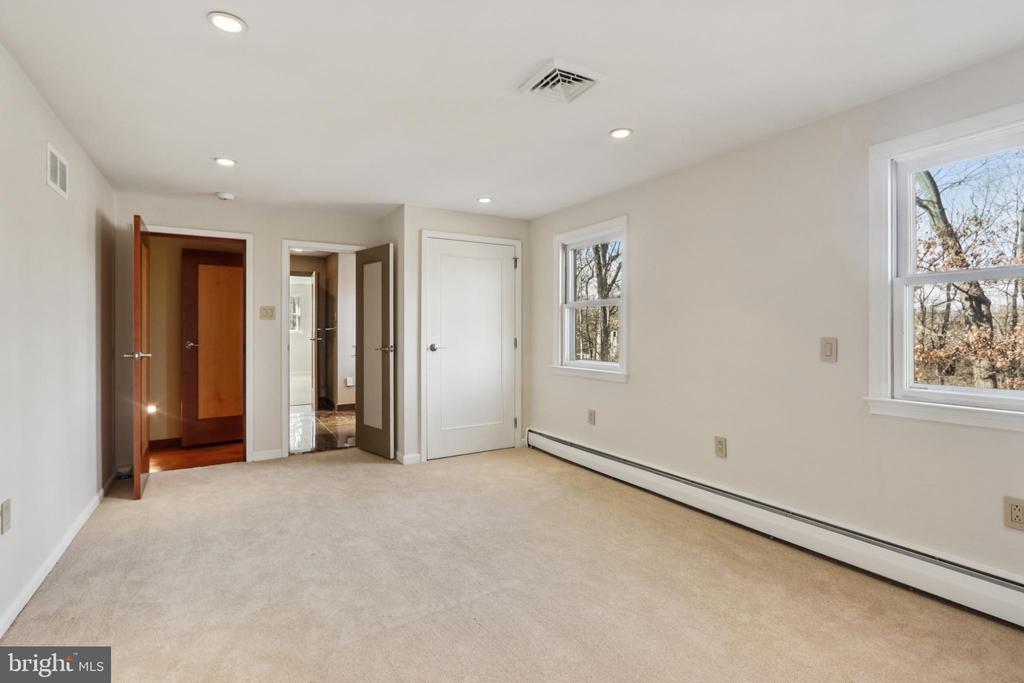 400 HIGHVIEW DRIVE