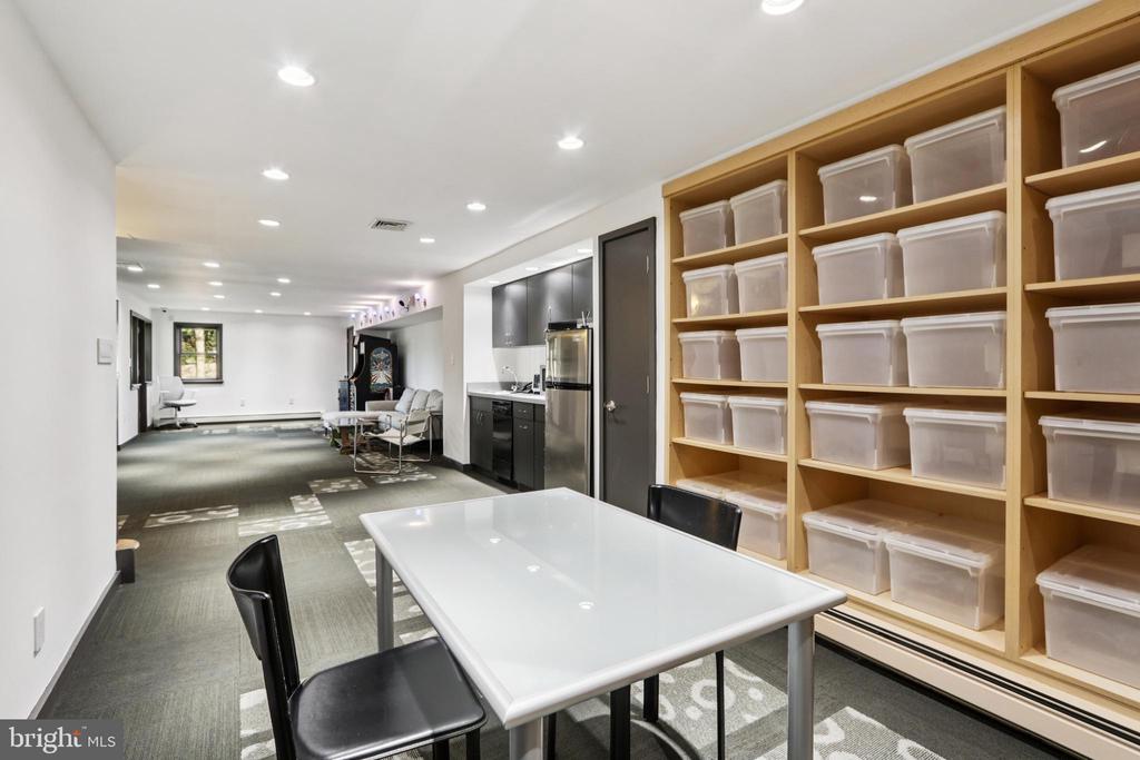 400 HIGHVIEW DRIVE