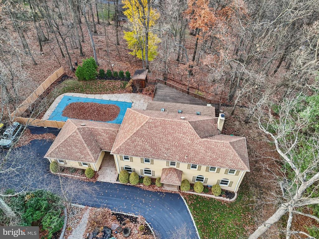 400 HIGHVIEW DRIVE