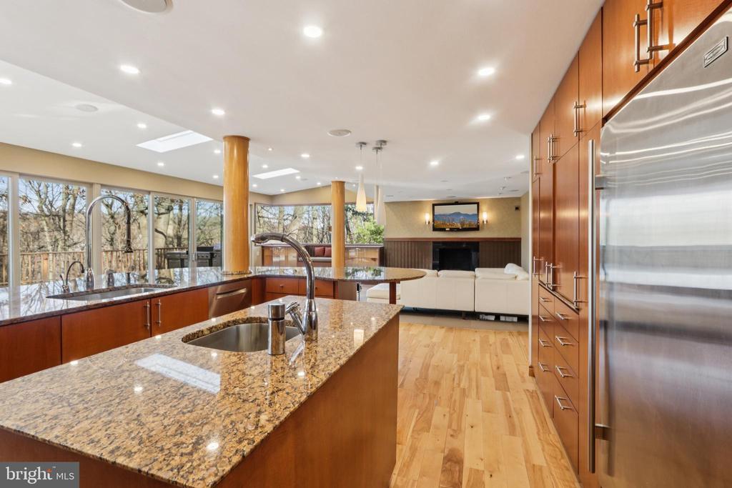 400 HIGHVIEW DRIVE