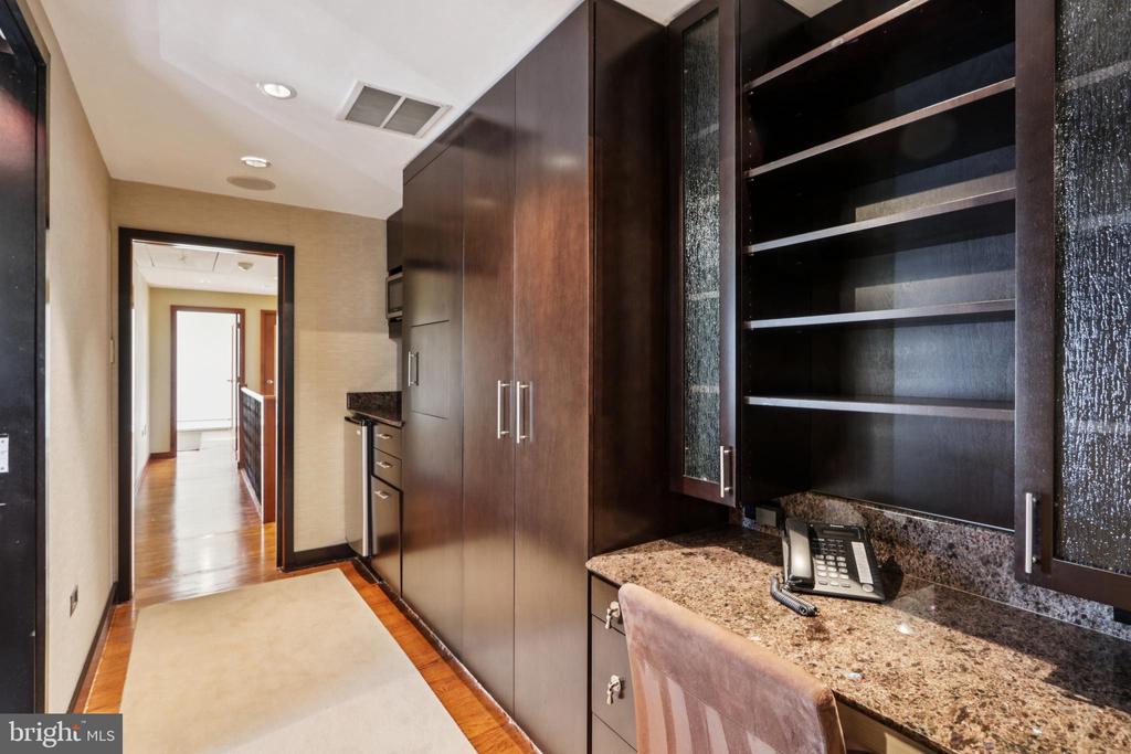 400 HIGHVIEW DRIVE