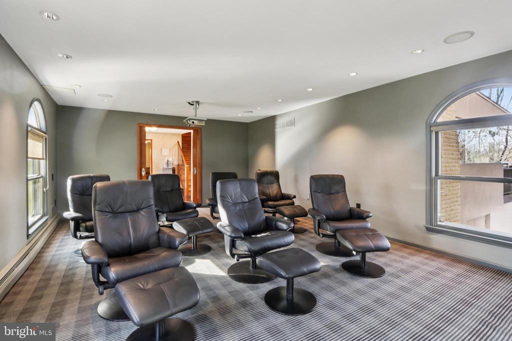 400 HIGHVIEW DRIVE