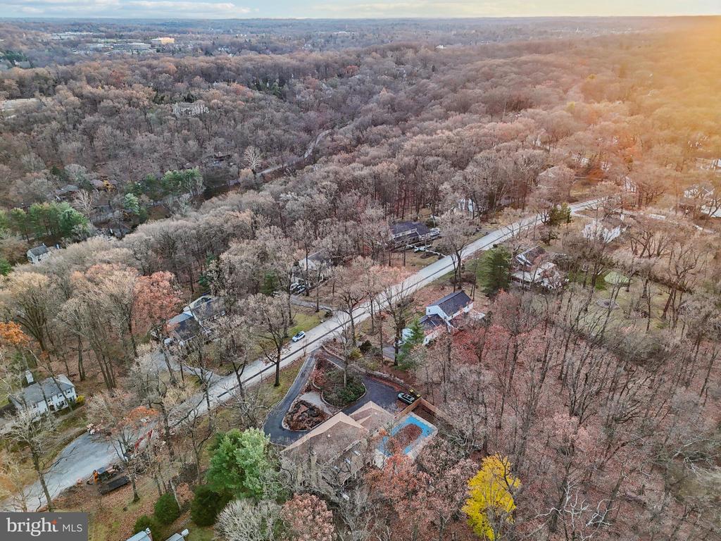 400 HIGHVIEW DRIVE