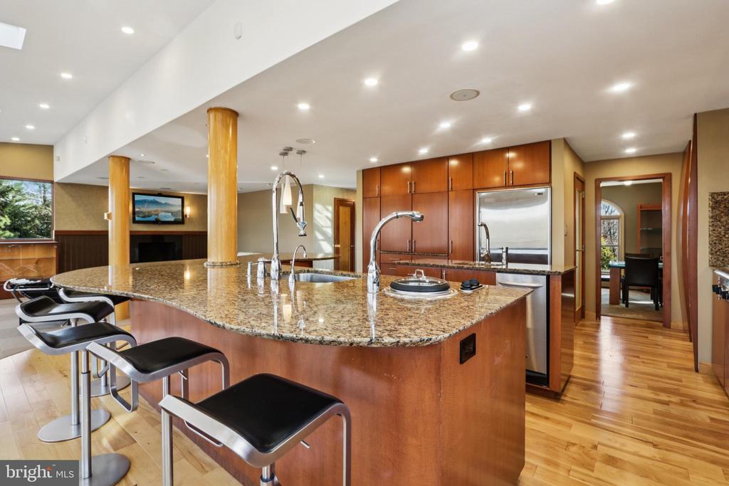 400 HIGHVIEW DRIVE