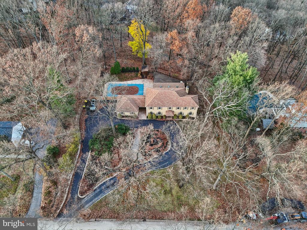 400 HIGHVIEW DRIVE