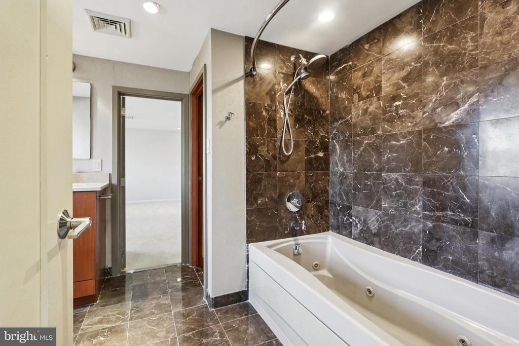 400 HIGHVIEW DRIVE