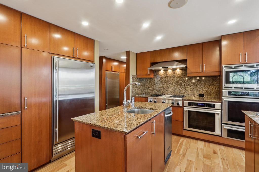 400 HIGHVIEW DRIVE