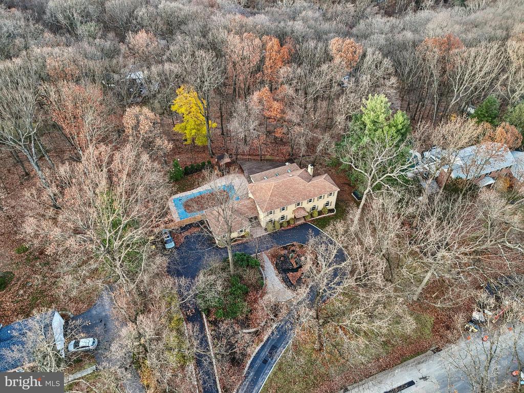400 HIGHVIEW DRIVE