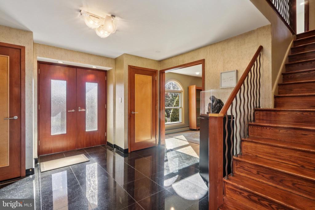 400 HIGHVIEW DRIVE