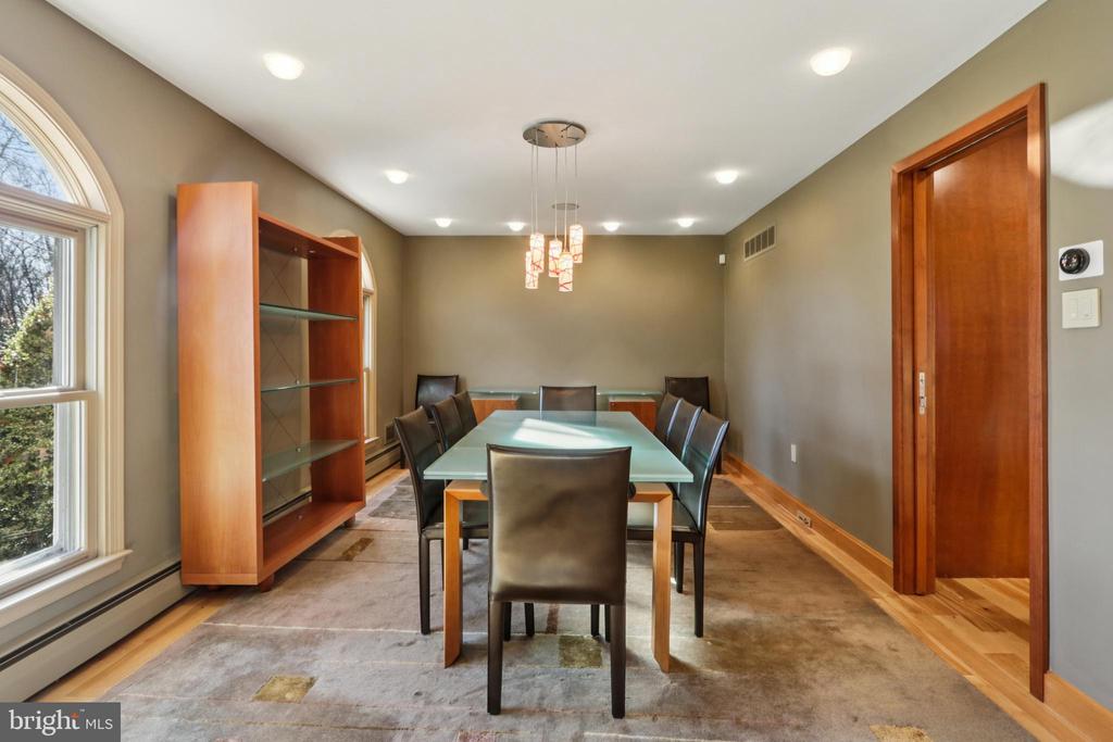 400 HIGHVIEW DRIVE