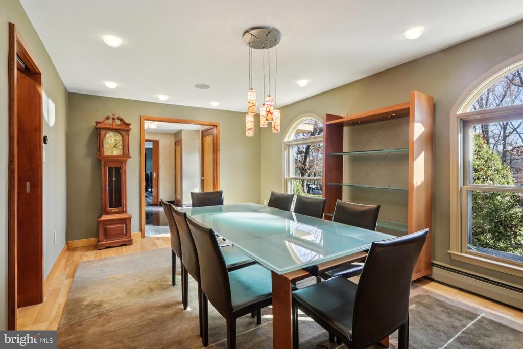 400 HIGHVIEW DRIVE
