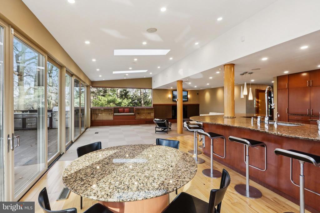 400 HIGHVIEW DRIVE