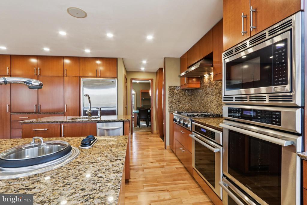 400 HIGHVIEW DRIVE