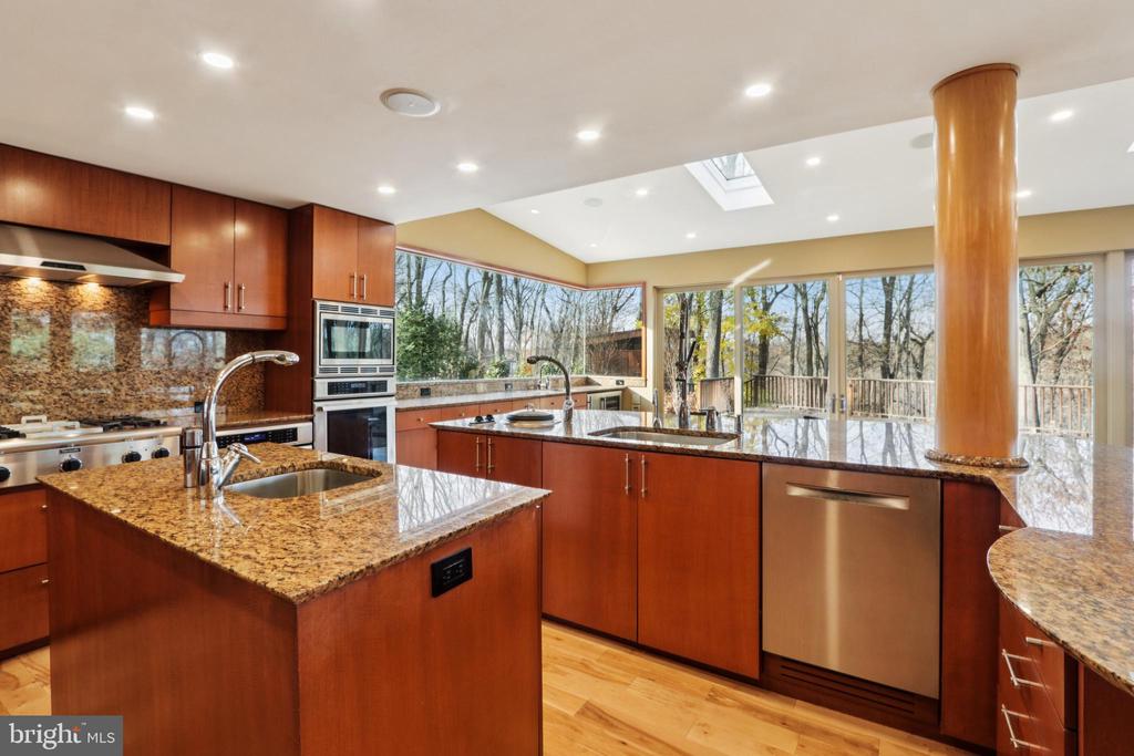 400 HIGHVIEW DRIVE