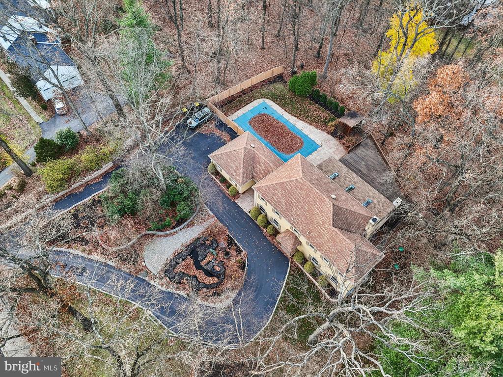 400 HIGHVIEW DRIVE