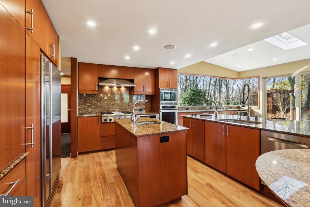 400 HIGHVIEW DRIVE