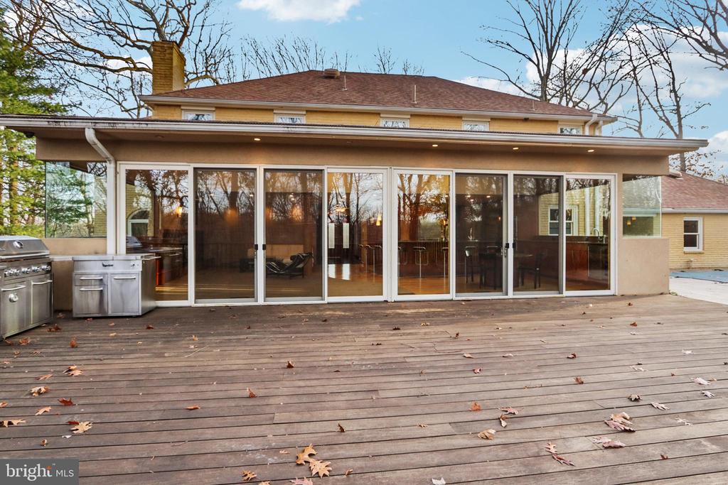 400 HIGHVIEW DRIVE