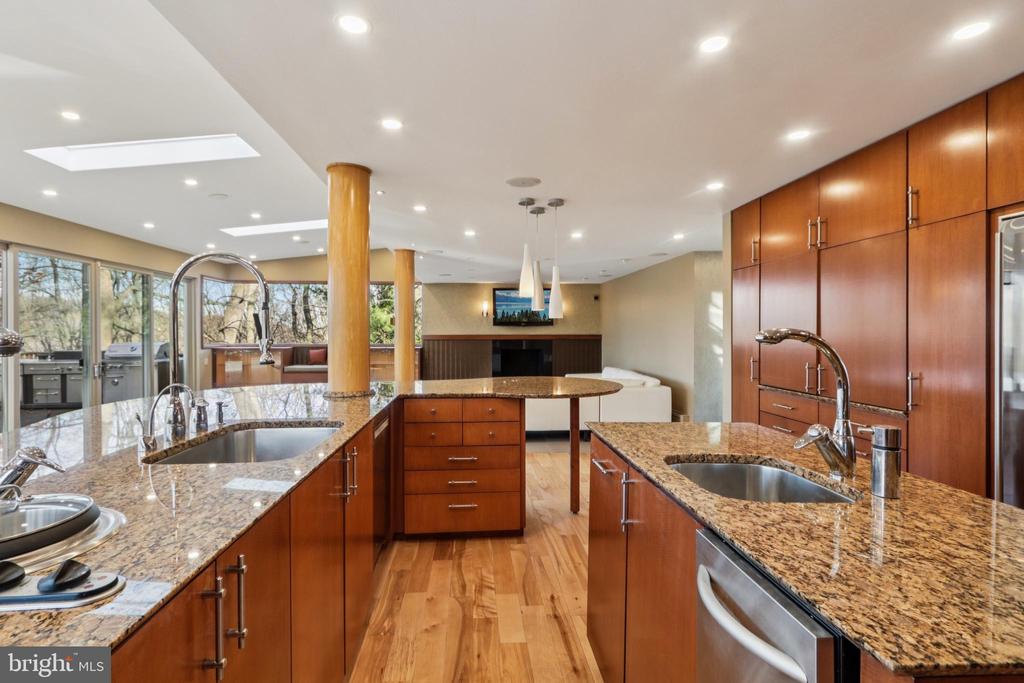400 HIGHVIEW DRIVE
