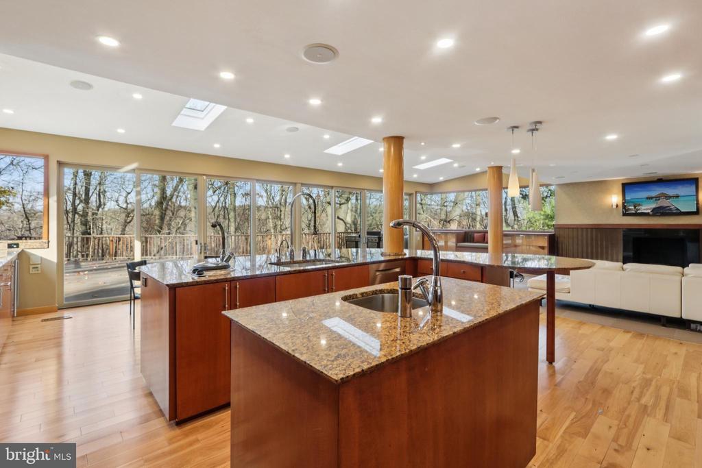 400 HIGHVIEW DRIVE