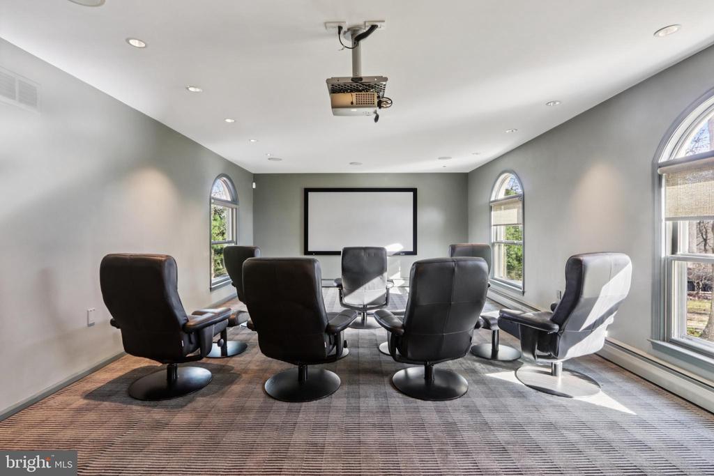 400 HIGHVIEW DRIVE