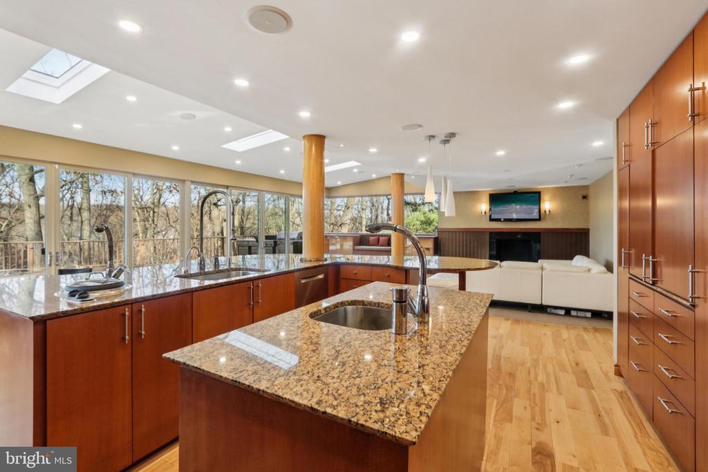 400 HIGHVIEW DRIVE