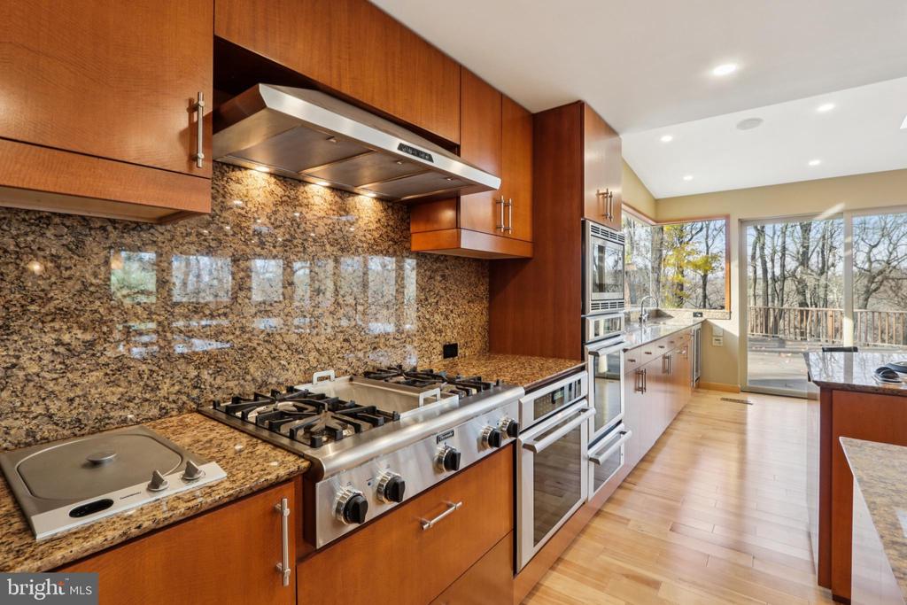 400 HIGHVIEW DRIVE