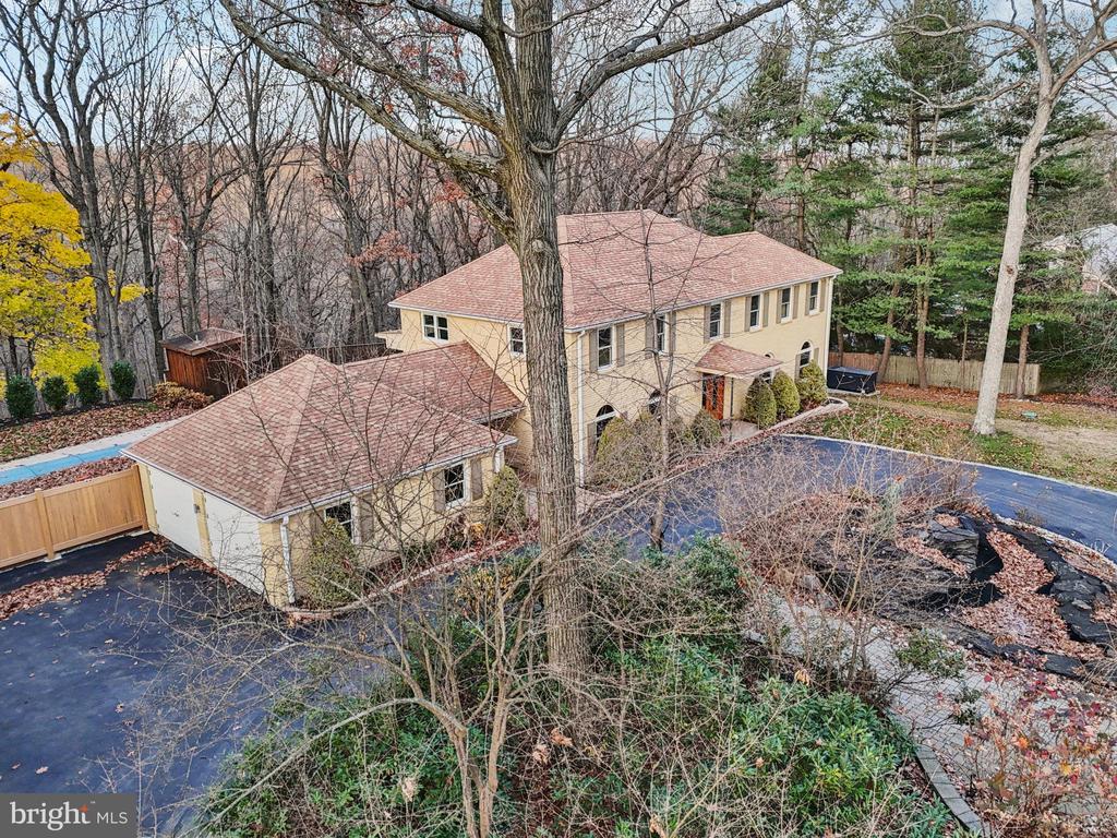 400 HIGHVIEW DRIVE