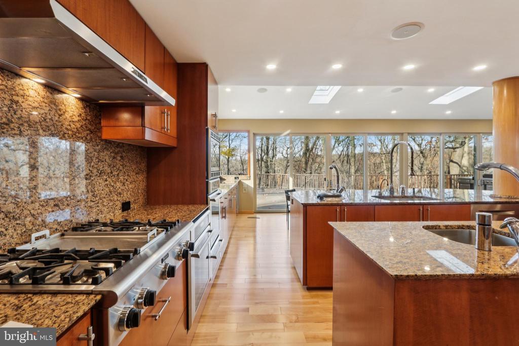 400 HIGHVIEW DRIVE
