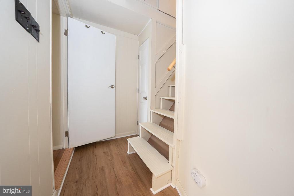 437 MEADOWCROFT ROAD