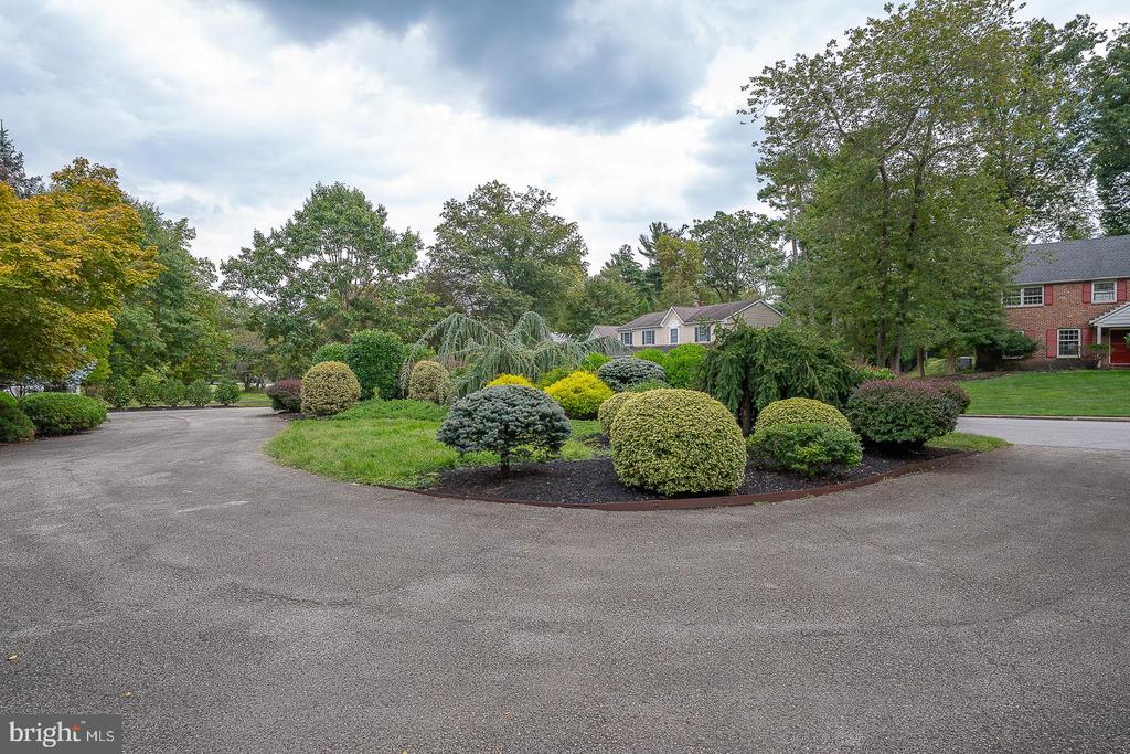 4103 LAUREL DRIVE