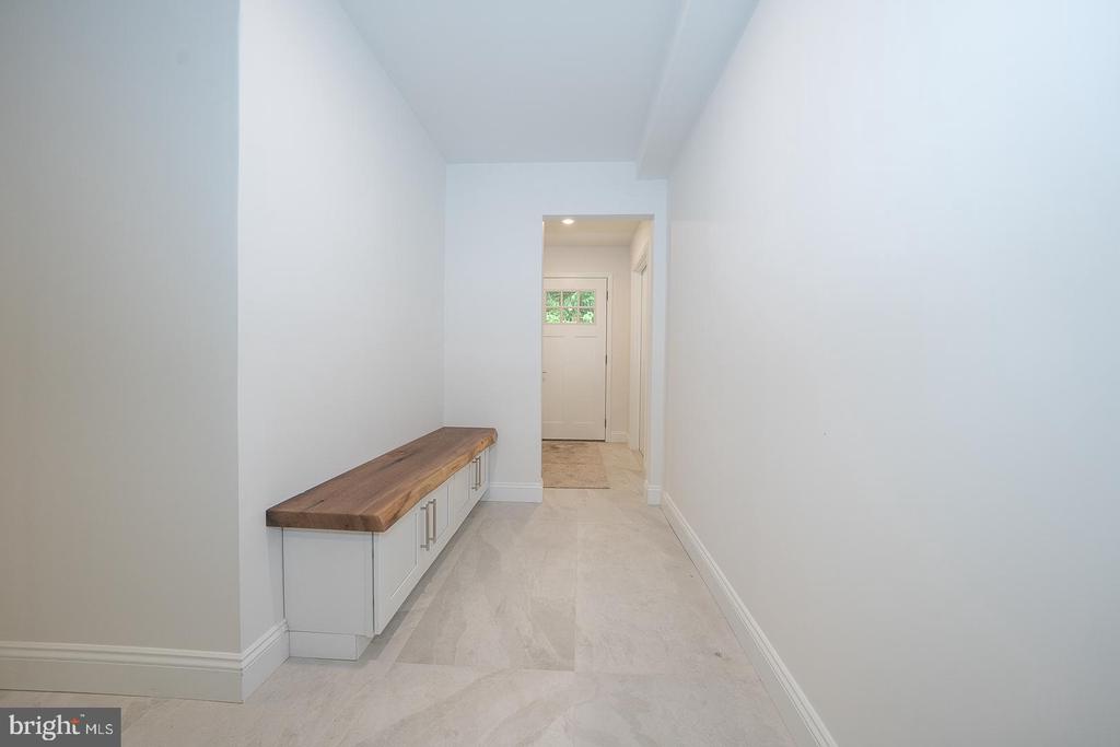 4103 LAUREL DRIVE